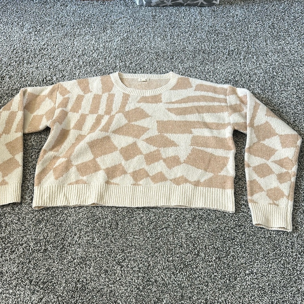 Fun pattern slightly cropped sweater